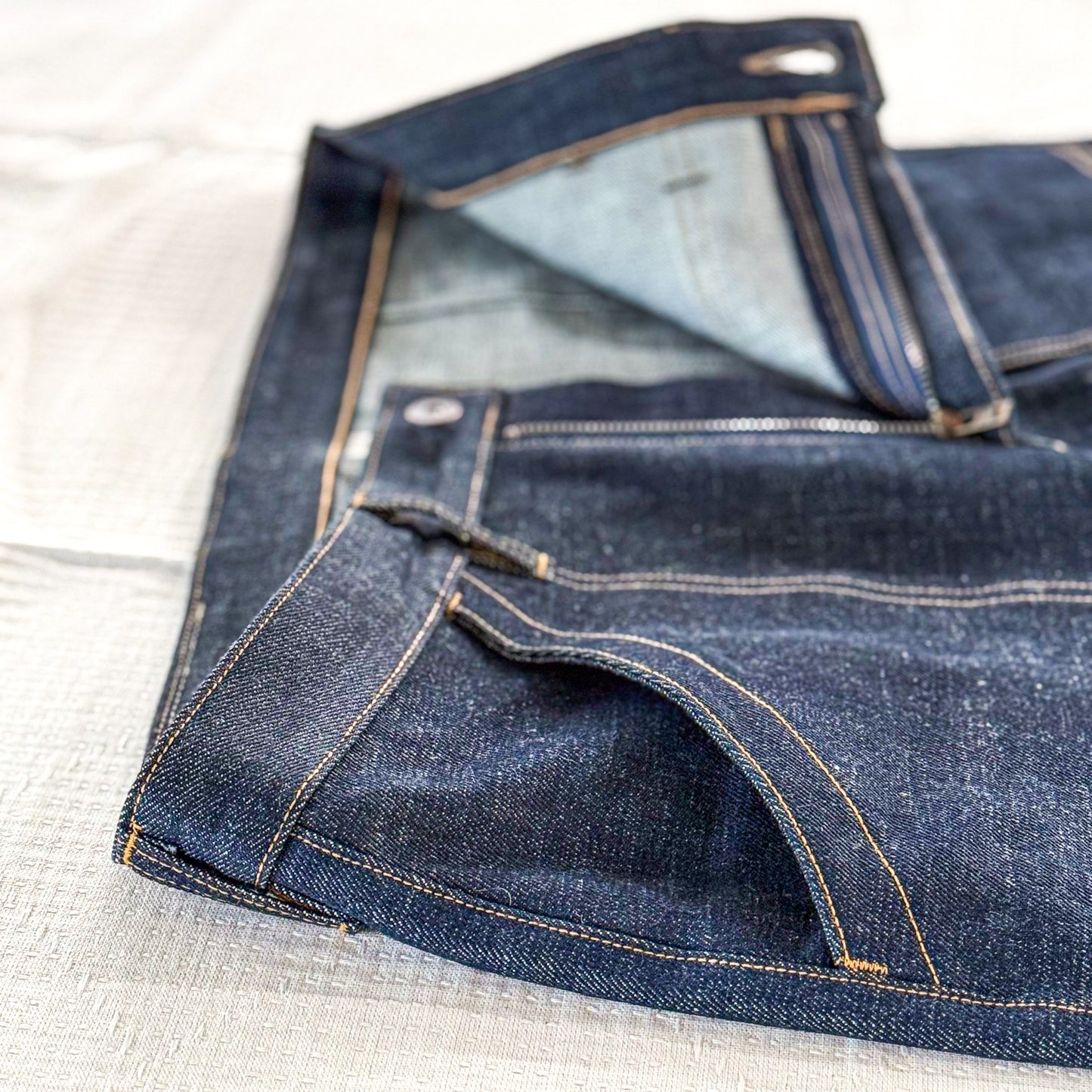Relaxed Straight Jeans